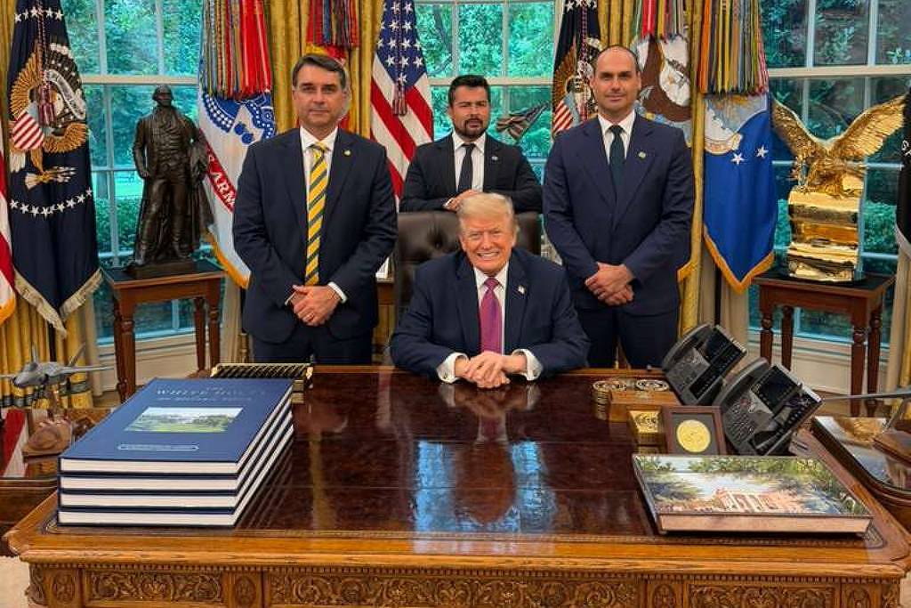 Trump elogia Lula em encontro com Flávio Bolsonaro