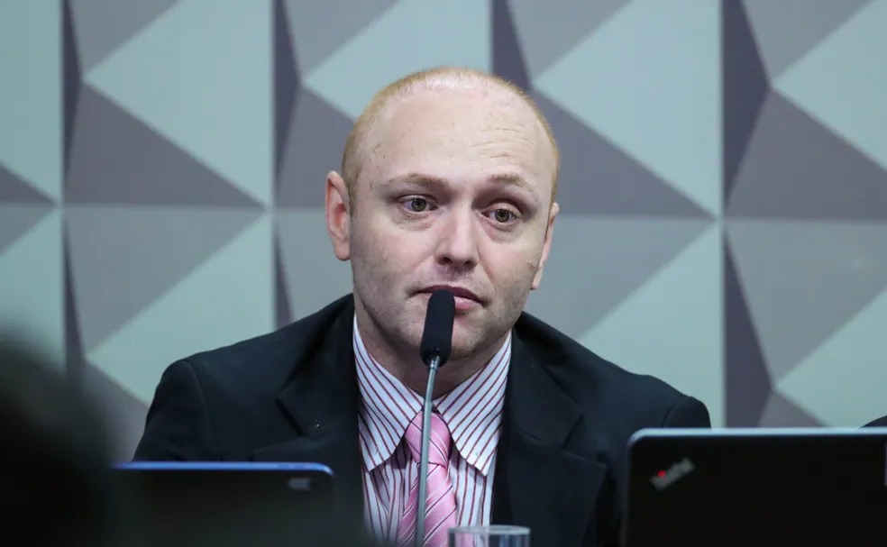 Preso no caso Carla Zambelli, hacker Delgatti vai pro regime aberto