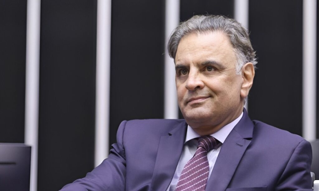 Articulação pró-Aécio mostra que centro não quer Lula e nem Flávio
