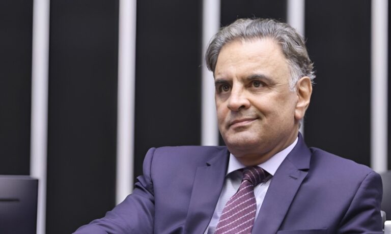 Articulação pró-Aécio mostra que centro não quer Lula e nem Flávio