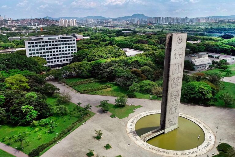 Universidades brasileiras despencam em ranking educacional global