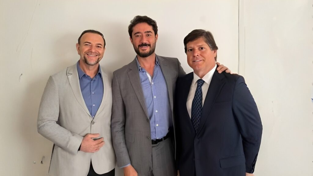 Ex-antipetista, Gabriel Azevedo pode virar palanque de Lula em Minas Gerais