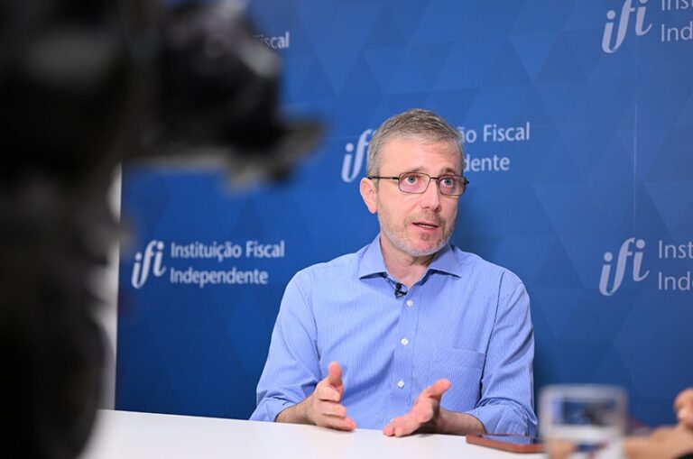 Crise fiscal: Dívida pública brasileira chegará a 115% do PIB até 2036, diz IFI