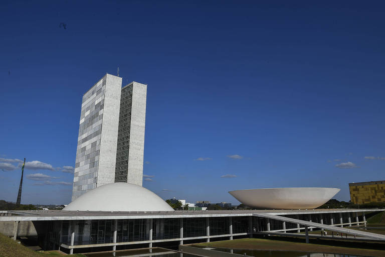 68% dos brasileiros não sabem citar o nome de nenhum deputado federal, diz Datafolha