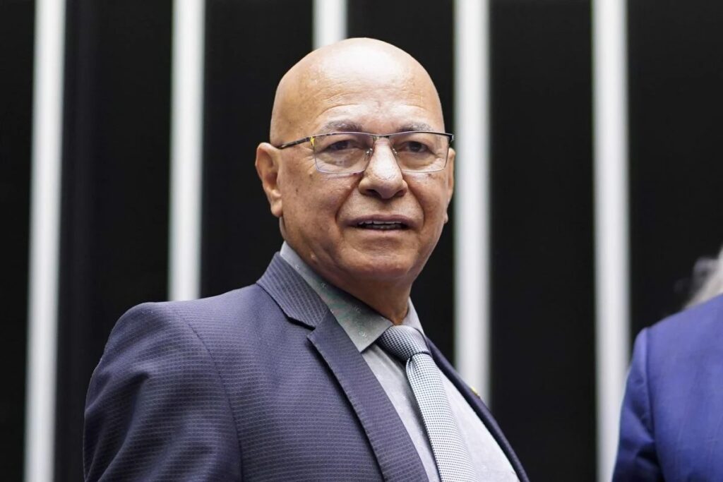 Deputado Professor Alcides que prorrogar bolsas de pesquisa para pais estudantes
