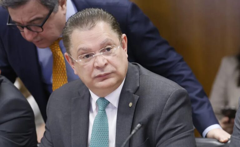 PF faz operação contra aliados de líder do PL na Câmara por suspeita de desvio de cota parlamentar