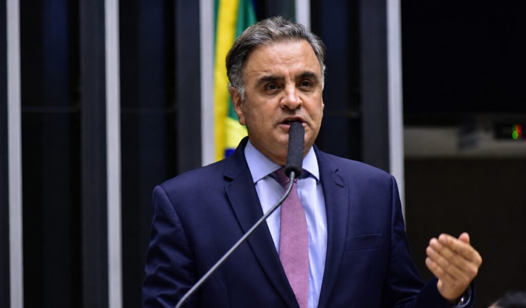 PSDB não terá candidato a presidente e trabalhará para eleger 35 Deputados, diz Aécio