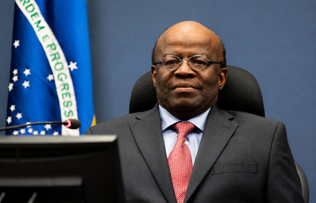 Joaquim Barbosa desiste de candidatura presidencial