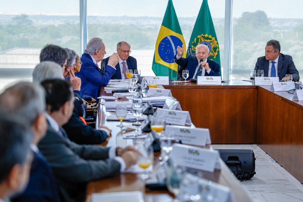 Com receito do TSE, ministros de Lula apagam referências ao cargo de suas redes sociais
