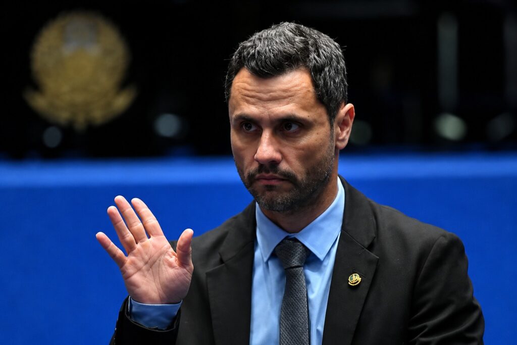 Falta de confiança na palavra de Cleitinho fez Republicanos abdicar de candidatura