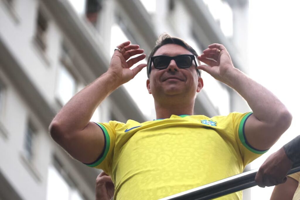 Fabiano Lana: “Insinuação de Flávio Bolsonaro sobre fraude em urnas é desculpa antecipada para a derrota”