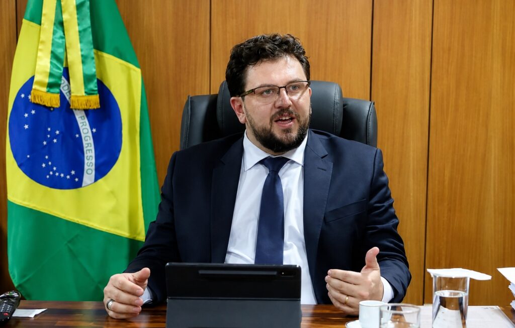 Ex-chefe de gabinete de Lula recebeu pagamentos de empresária investigada no escândalo do INSS