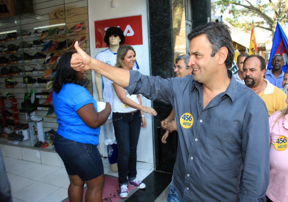 Aécio Neves anuncia candidatura ao Senado por Minas Gerais