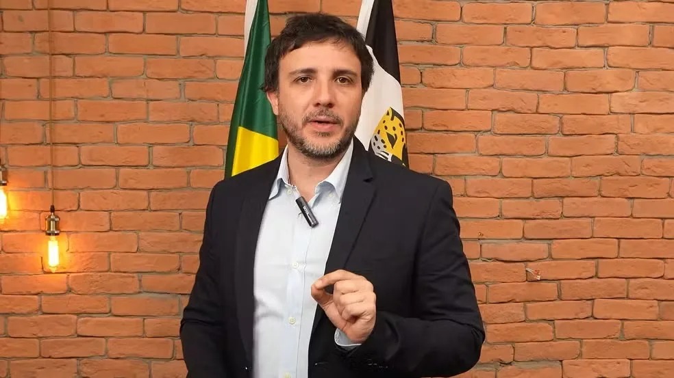 Renan Santos ataca emendas parlamentares: ‘a base da roubalheira brasileira’