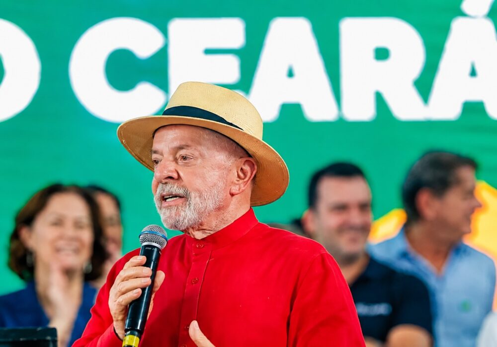 Insatisfeito com campanha, Lula restringe núcleo próximo a 4 pessoas