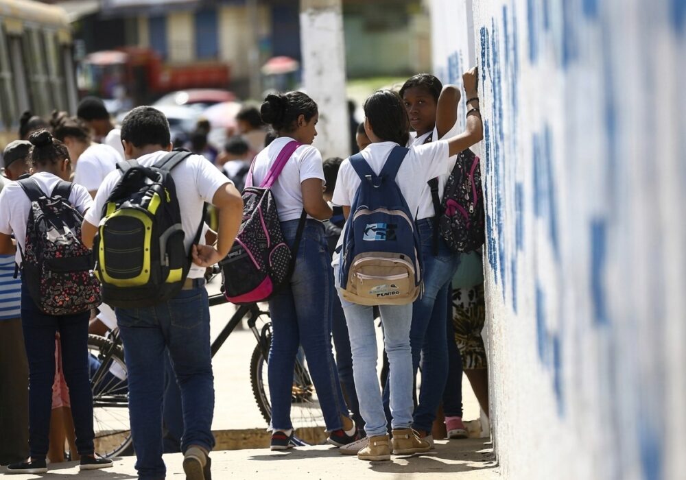 Metade dos alunos brasileiros estão abaixo do esperado