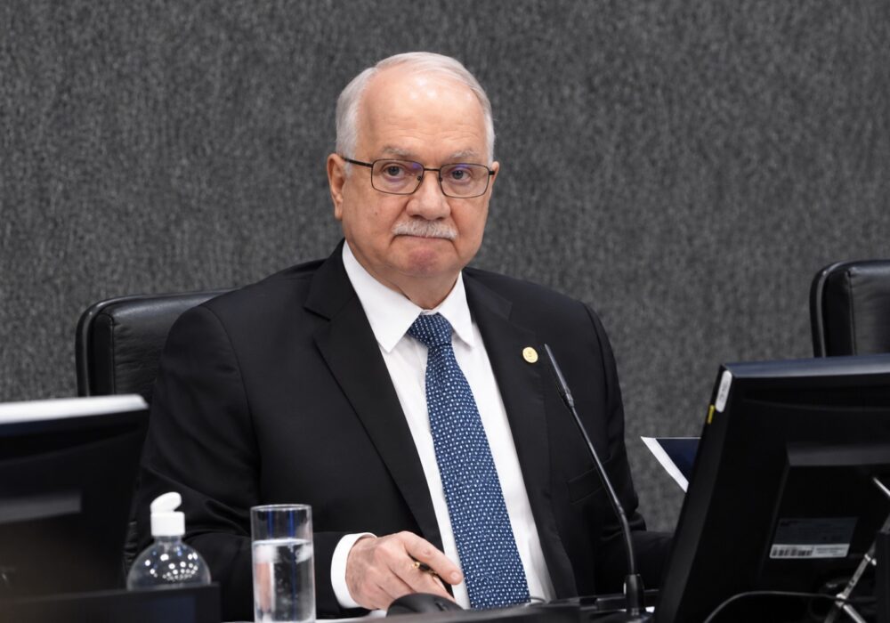 Fachin avalia retirar Mendonça do caso Master e assumir relatoria para acalmar crise no STF
