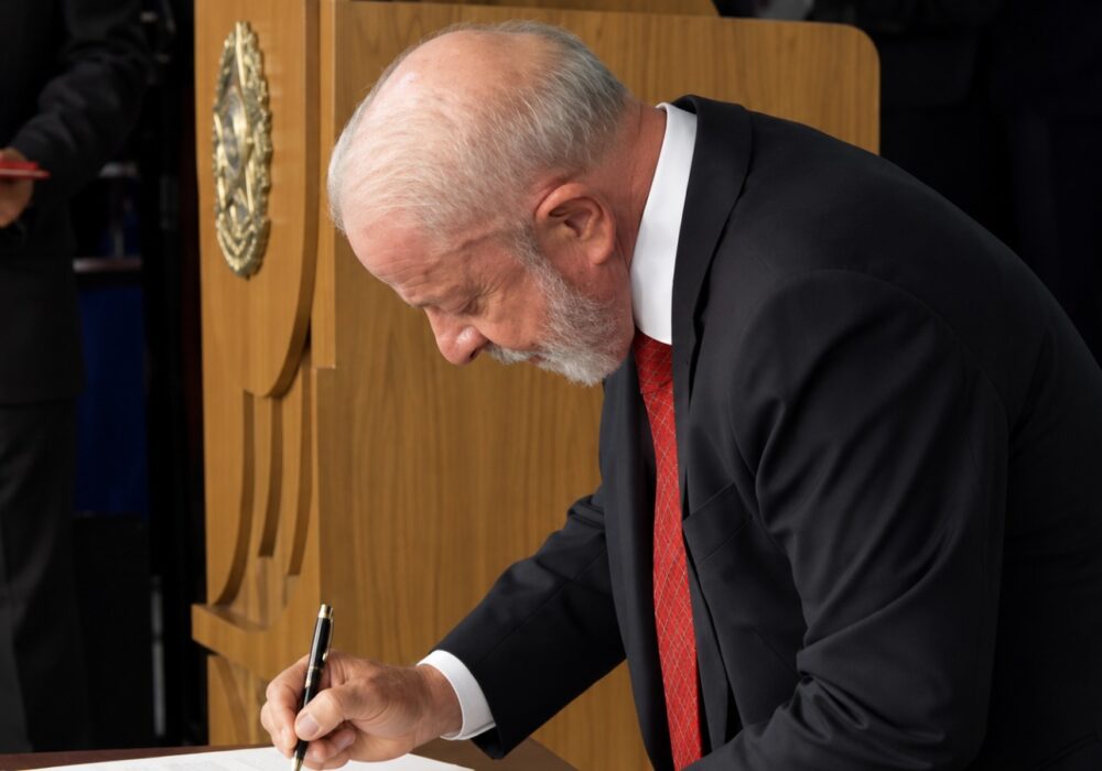 Lula sanciona incentivo de R$ 5 bilhões para data centers e veta regra sobre emendas