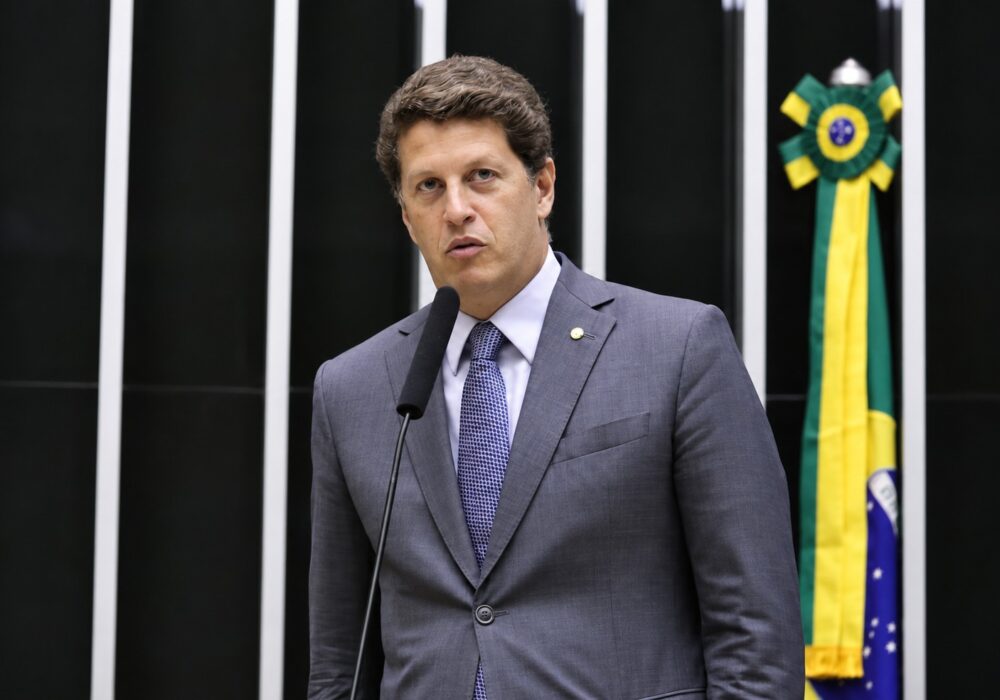 Justiça manda Salles apagar vídeos com fake news sobre André do Prado