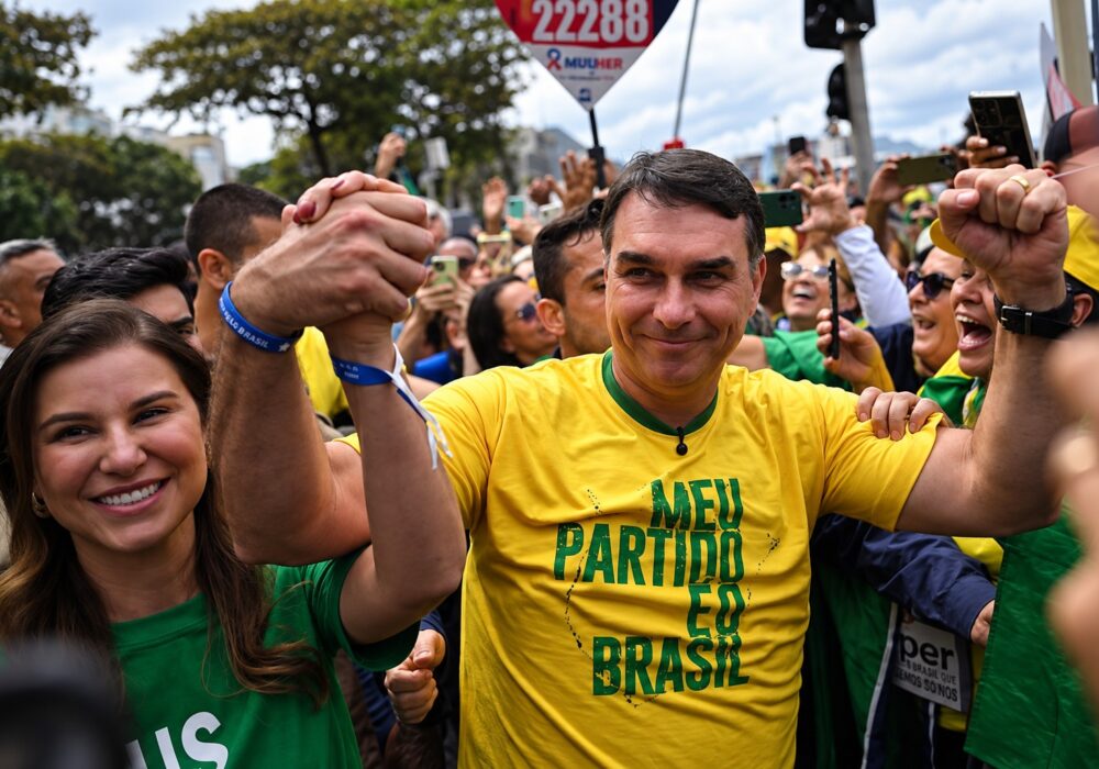 Flávio Bolsonaro anuncia rede de fiscais para acompanhar urnas nas eleições