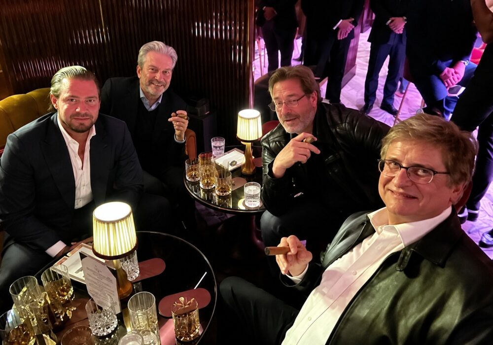 Foto de Gonet com Vorcaro em Londres amplia questionamentos sobre relação com ex-banqueiro