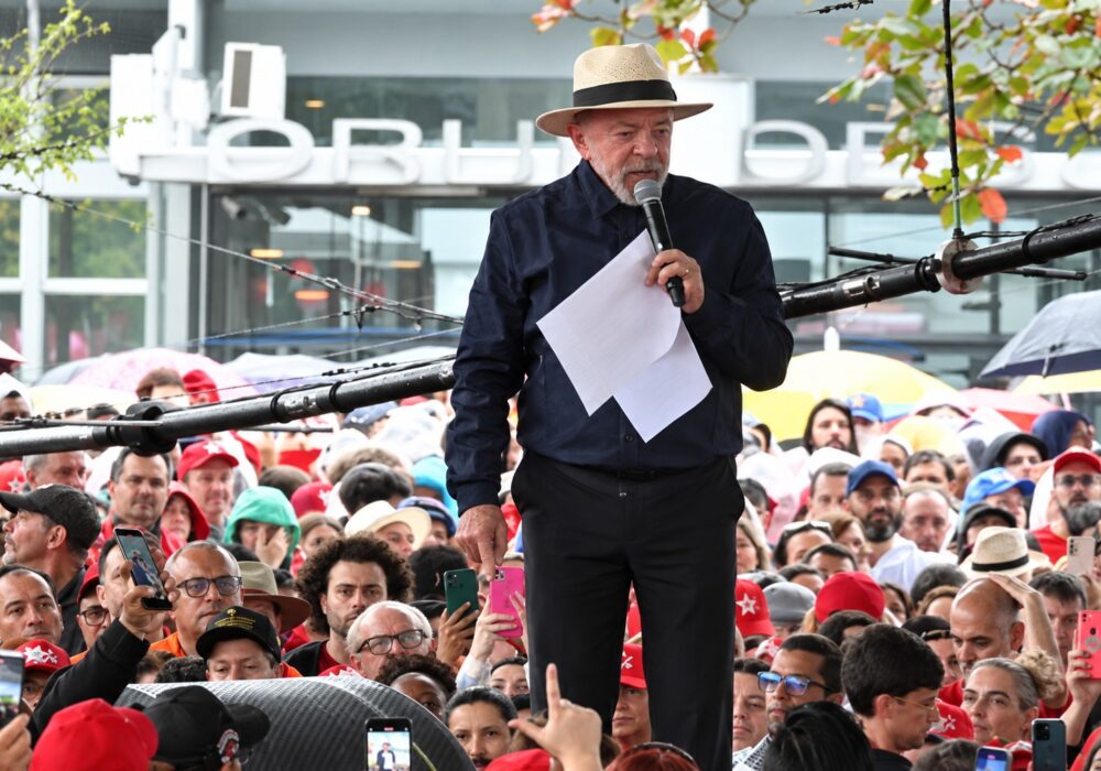Lula diz em SC que agronegócio deveria “se ajoelhar” diante de recursos do governo