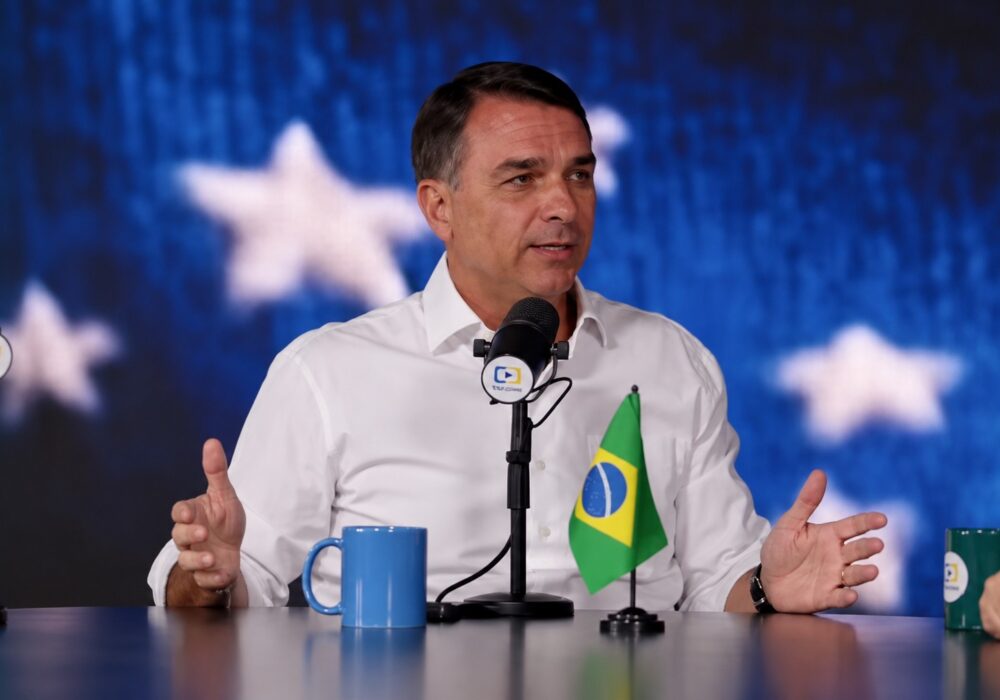 ‘Lula é o pai do Tigrinho’, diz Flávio Bolsonaro ao chamar veto a bets de hipocrisia eleitoreira