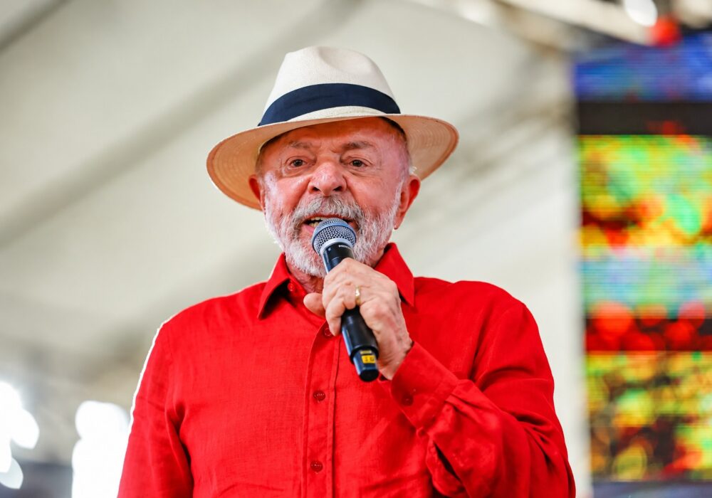 ‘Votar em Bolsonaro é votar no Vorcaro’, diz Lula