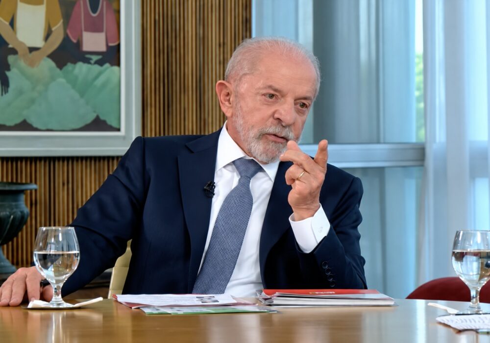 Lula diz acreditar em vitória no primeiro turno, apesar de disputa acirrada