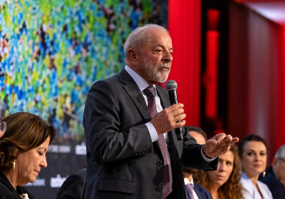 Lula diz que STF tem baixa credibilidade e propõe mandato para ministros