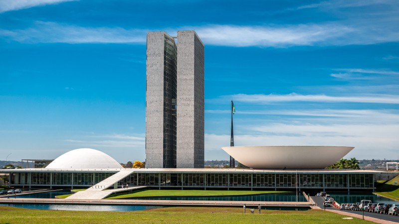 Adriana Vasconcelos: “120 mulheres, uma missão: transformar presença em poder”